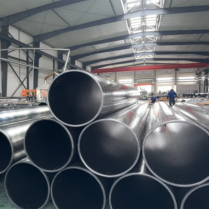 Композитная труба из полиэтилена с перфорированной стальной лентой в качестве армирующего слоя (11)